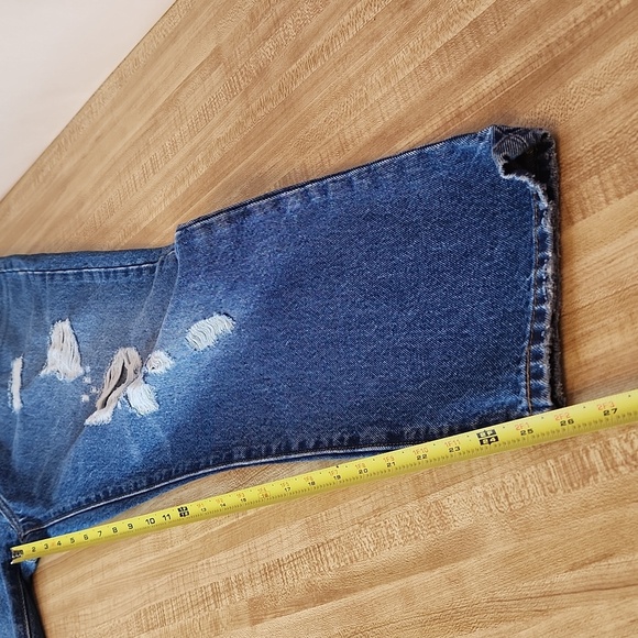 LEVI’S Women’s 501 Original Crop Distressed Denim Jeans, size 30x26 - Picture 15 of 16